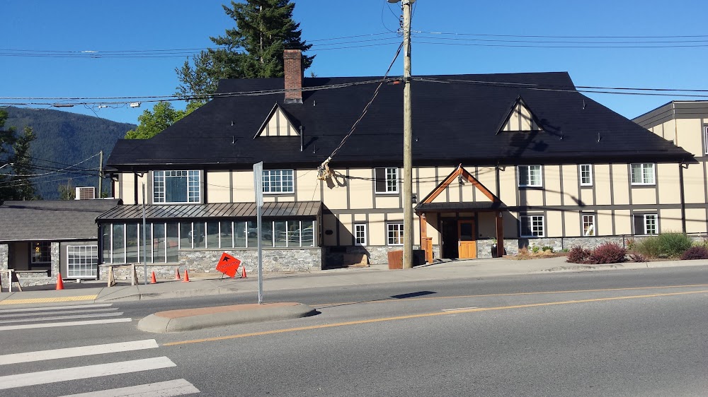 Riverside Inn